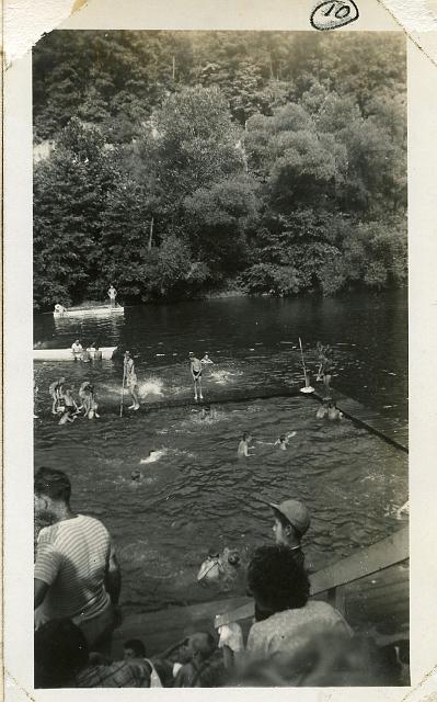 10.jpg - Swimming in Coal River
