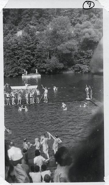 9.jpg - Swimming in Coal River